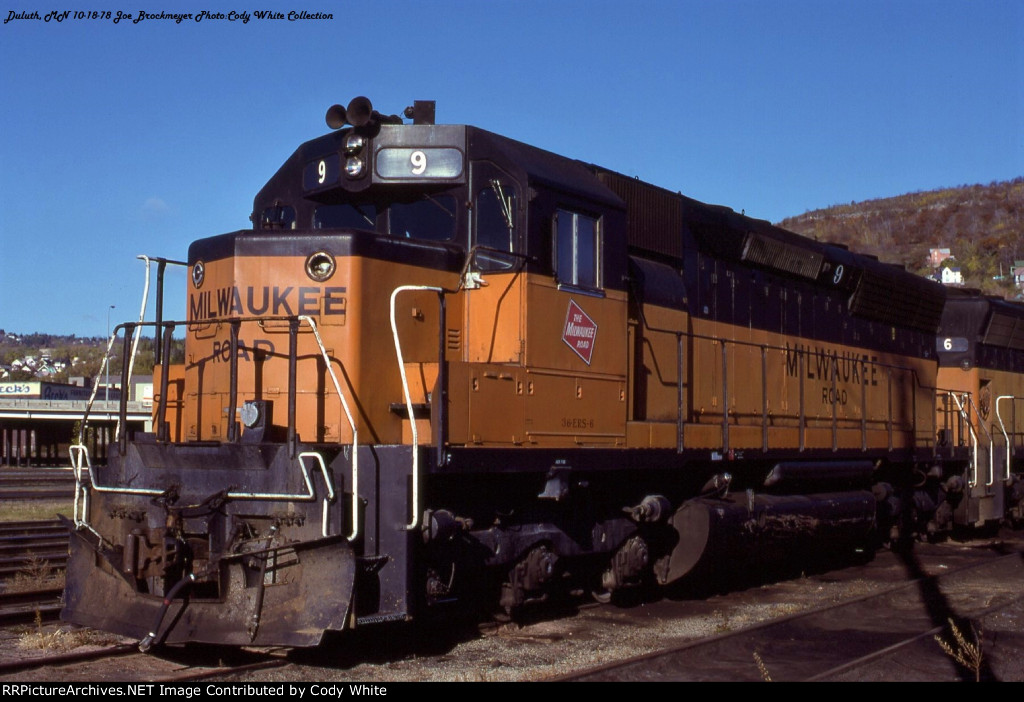 Milwaukee Road SD45 9